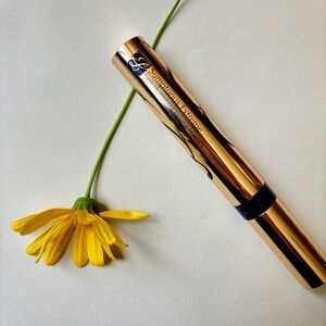 Estee Lauder Sumptuous Extreme Lash Multiplying Mascara 01 Extreme Black